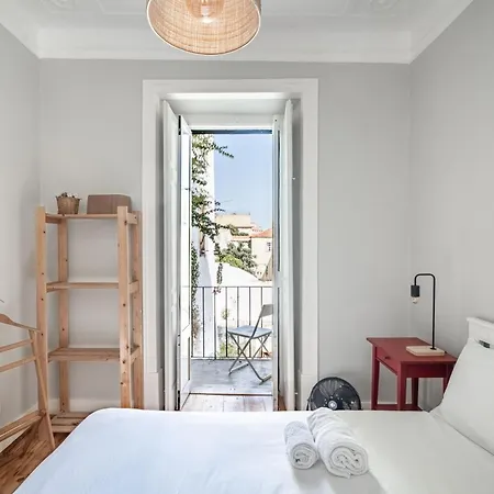 Serene Nest In Old Town By Lisbeyond Апартаменты *