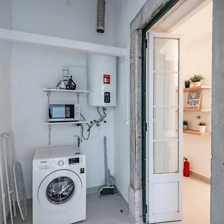 Serene Nest In Old Town By Lisbeyond アパート リスボン