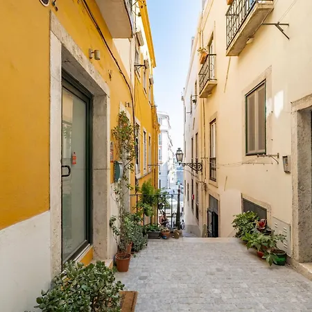 Serene Nest In Old Town By Lisbeyond *